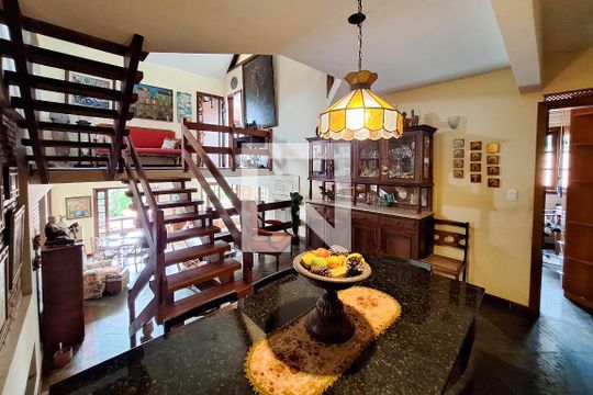 Sala 2 de casa de condomínio à venda com 4 quartos, 227m² em Itaipu, Niterói