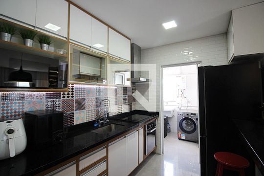 Cozinha de apartamento para alugar com 2 quartos, 90m² em Vila Dayse, São Bernardo do Campo