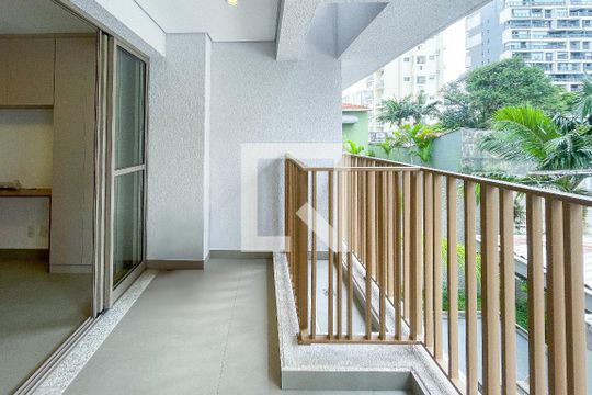 Varanda de kitnet/studio para alugar com 1 quarto, 27m² em Sumarezinho, São Paulo