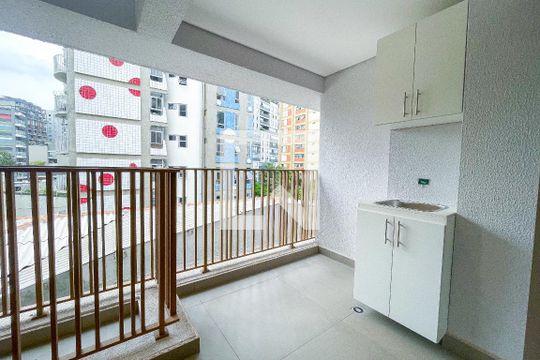 Varanda de kitnet/studio para alugar com 1 quarto, 27m² em Sumarezinho, São Paulo