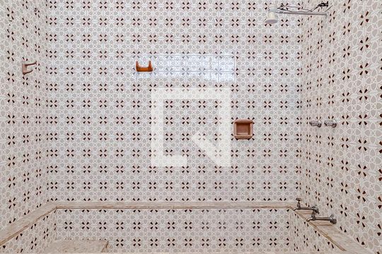 Banheiro de casa à venda com 3 quartos, 359m² em Vila Monumento, São Paulo