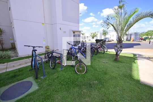 Área Comum - Bicicletário de apartamento para alugar com 2 quartos, 43m² em Setor Gentil Meireles, Goiânia