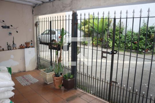 Garagem de casa à venda com 2 quartos, 179m² em Santo Antônio, São Caetano do Sul