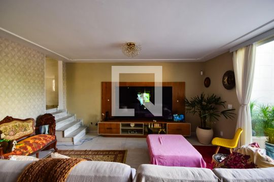 Sala de casa para alugar com 4 quartos, 350m² em Cachambi, Rio de Janeiro