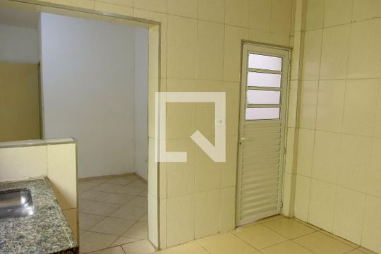 Cozinha de casa à venda com 1 quarto, 75m² em Jardim Roberto, Osasco