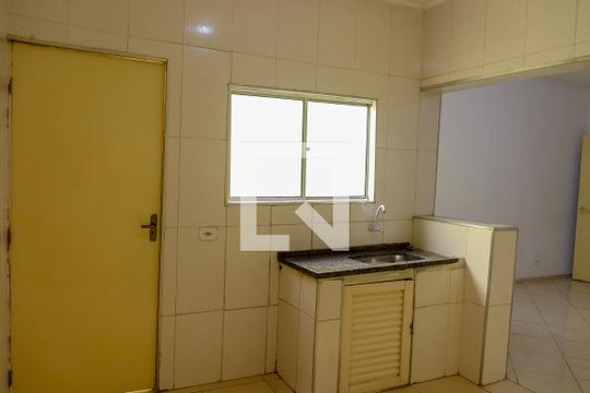 Cozinha de casa à venda com 1 quarto, 75m² em Jardim Roberto, Osasco