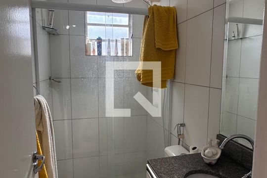 Banheiro de apartamento à venda com 2 quartos, 45m² em Loteamento Parque São Martinho, Campinas