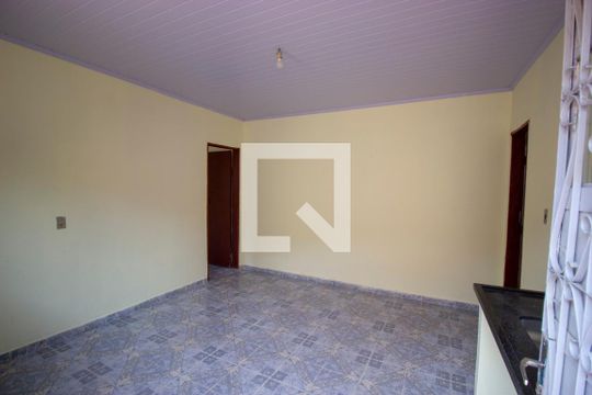 Sala/Quarto de kitnet/studio para alugar com 1 quarto, 26m² em Ceilândia Norte (ceilândia), Brasília