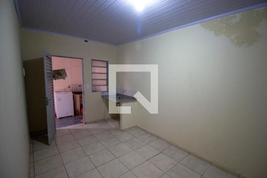 Cozinha  de kitnet/studio à venda com 1 quarto, 30m² em Ceilândia Norte (Ceilândia), Brasília