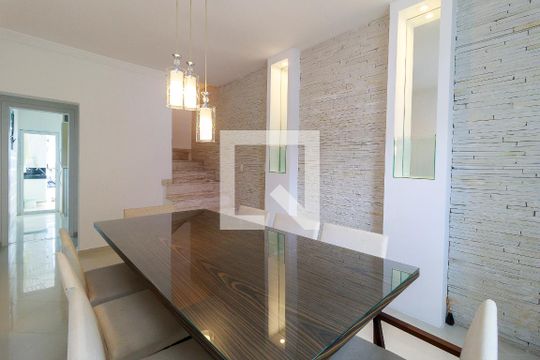 Sala de casa à venda com 2 quartos, 69m² em Chácara Santo Antônio (zona Sul), São Paulo