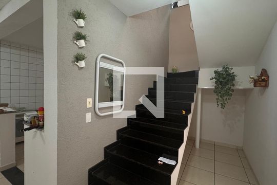 Escada de casa à venda com 4 quartos, 220m² em Parque Jambeiro, Campinas