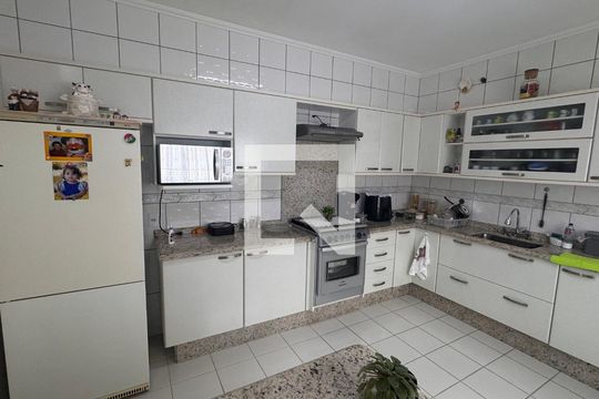 Cozinha de casa à venda com 4 quartos, 220m² em Parque Jambeiro, Campinas
