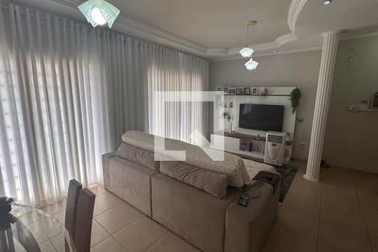 Sala de casa à venda com 4 quartos, 220m² em Parque Jambeiro, Campinas