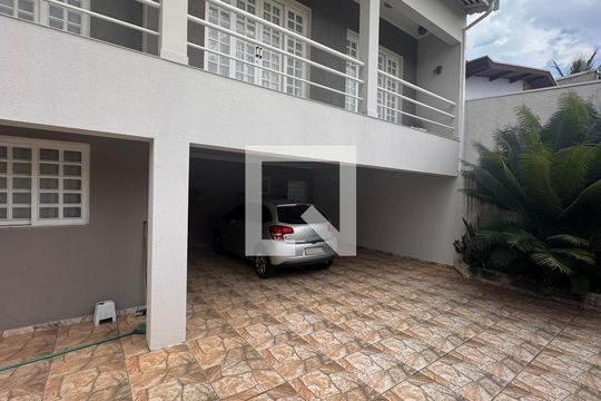 Garagem de casa à venda com 4 quartos, 220m² em Parque Jambeiro, Campinas