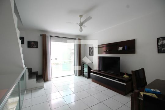 Sala de casa de condomínio para alugar com 2 quartos, 120m² em Taquara, Rio de Janeiro
