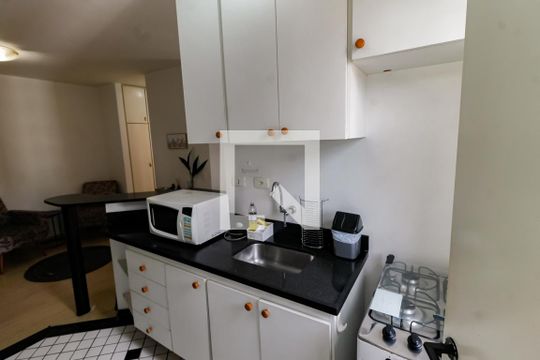 Cozinha - Armários de apartamento para alugar com 1 quarto, 49m² em Vila Suzana, São Paulo
