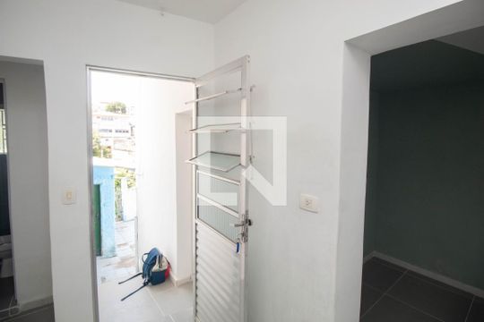 Cozinha de kitnet/studio para alugar com 1 quarto, 17m² em Vila Gustavo, São Paulo