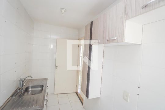 Cozinha de apartamento para alugar com 2 quartos, 42m² em Vila Indiana, Taboão da Serra