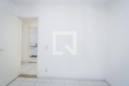 Quarto de apartamento para alugar com 2 quartos, 42m² em Vila Indiana, Taboão da Serra