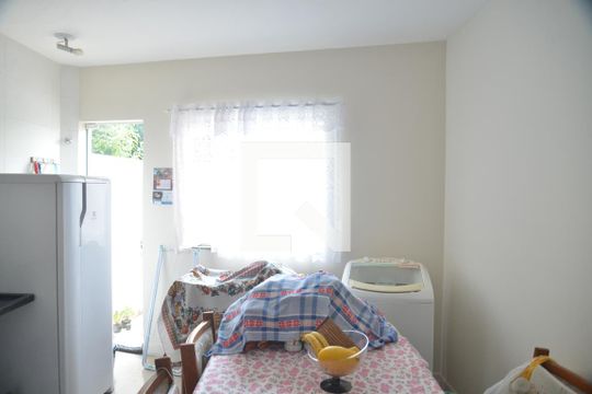 Sala/Cozinha de apartamento à venda com 2 quartos, 42m² em Vila Floresta, Santo André