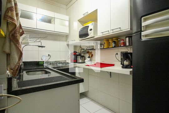 Cozinha de casa de condomínio à venda com 2 quartos, 110m² em Vila Ema, São Paulo