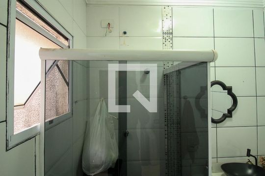 Banheiro da Suíte de casa de condomínio à venda com 2 quartos, 110m² em Vila Ema, São Paulo