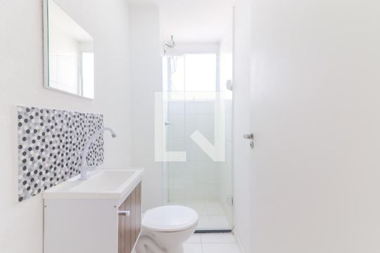 Banheiro de apartamento para alugar com 2 quartos, 42m² em Jardim Gilda Maria, São Paulo