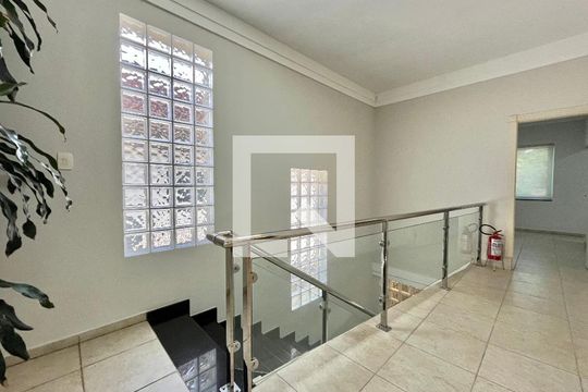 Hall de casa para alugar com 4 quartos, 280m² em Indianópolis, São Paulo