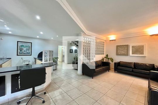 Casa para alugar com 4 quartos, 280m² em Indianópolis, São Paulo