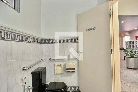 Lavabo  de casa para alugar com 4 quartos, 280m² em Indianópolis, São Paulo