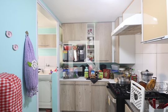 Cozinha de apartamento à venda com 2 quartos, 48m² em Mato Grande, Canoas
