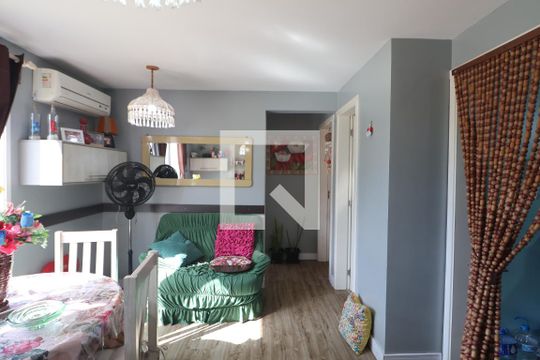 Sala de apartamento à venda com 2 quartos, 48m² em Mato Grande, Canoas