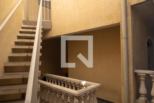 Escada de casa à venda com 3 quartos, 400m² em Vila Maria Alta, São Paulo