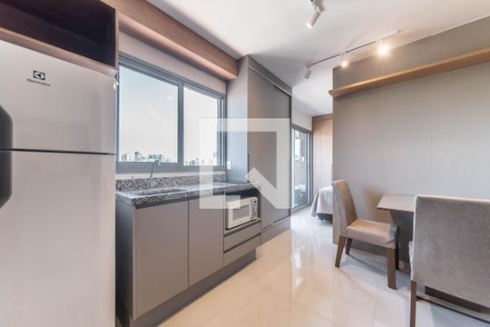 Apartamento para alugar com 1 quarto, 24m² em Vila Cordeiro, São Paulo