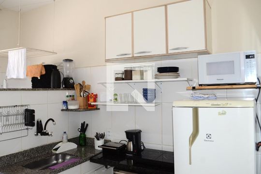 Cozinha de apartamento à venda com 2 quartos, 50m² em Serra, Belo Horizonte
