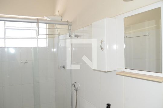 Banheiro de apartamento à venda com 2 quartos, 50m² em Serra, Belo Horizonte