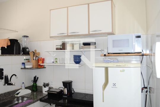 Cozinha de apartamento à venda com 2 quartos, 50m² em Serra, Belo Horizonte