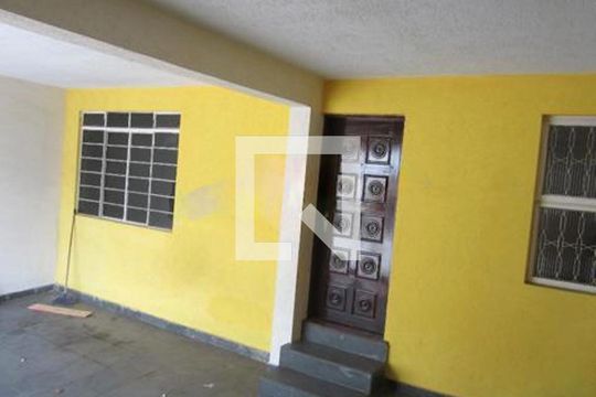 Casa à venda com 3 quartos, 120m² em Limoeiro, São Paulo