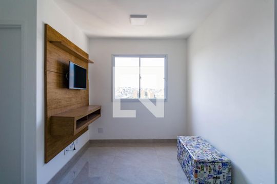 Sala de apartamento para alugar com 2 quartos, 41m² em Parque Arariba, São Paulo