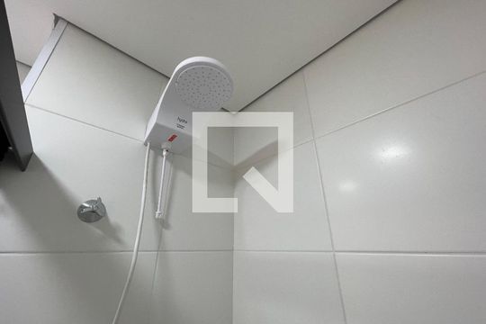 Banheiro de kitnet/studio à venda com 1 quarto, 25m² em Butantã, São Paulo