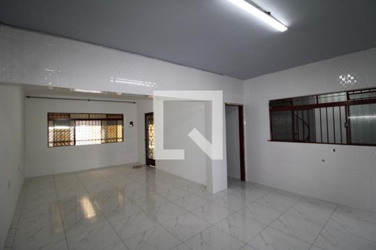 Casa para alugar com 2 quartos, 238m² em Santa Ines, São Paulo
