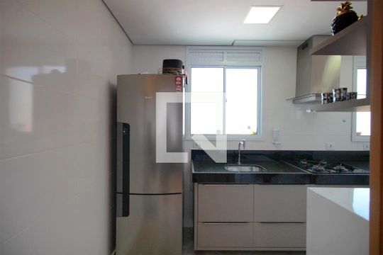 Cozinha de apartamento à venda com 2 quartos, 63m² em Nova Suíça, Belo Horizonte