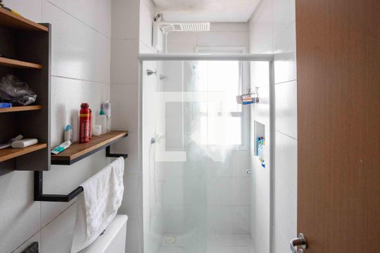 Banheiro de apartamento para alugar com 2 quartos, 54m² em Vila Euro, São Bernardo do Campo