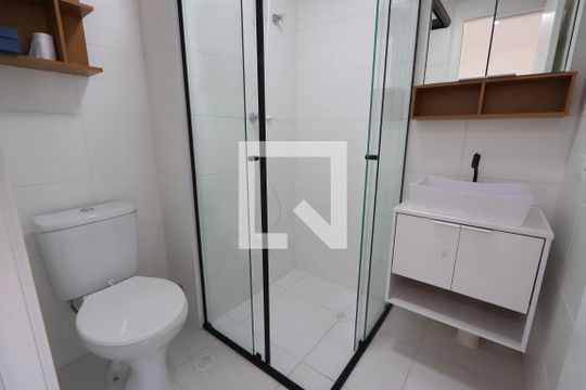 Banheiro de kitnet/studio para alugar com 1 quarto, 28m² em Vila Independencia, São Paulo