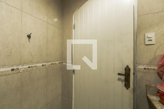Lavabo de casa à venda com 4 quartos, 220m² em Vila Araguaia, São Paulo