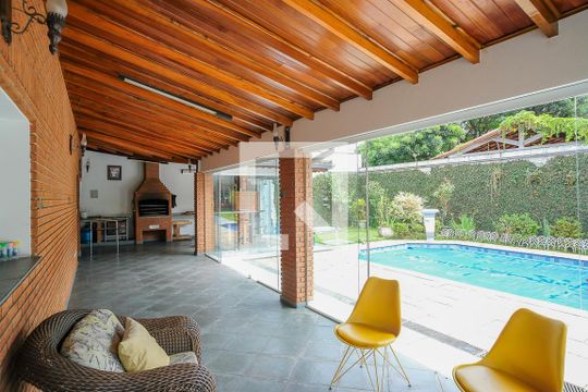 Quintal de casa à venda com 4 quartos, 585m² em Jardim Sao Caetano, São Caetano do Sul