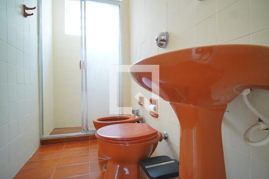 Banheiro Corredor de apartamento à venda com 1 quarto, 45m² em Auxiliadora, Porto Alegre