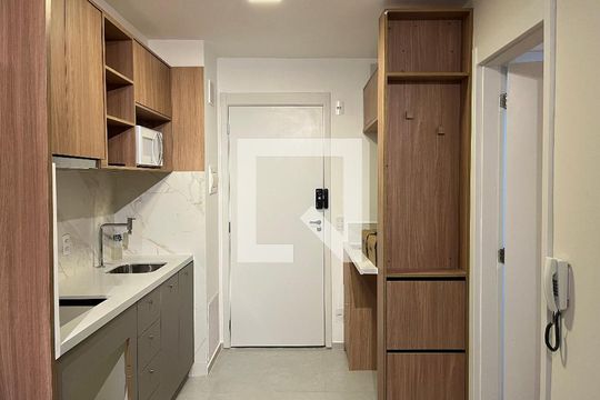 Sala e Cozinha Integrada de apartamento para alugar com 1 quarto, 24m² em Água Branca, São Paulo