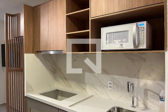 Sala e Cozinha Integrada de apartamento para alugar com 1 quarto, 24m² em Água Branca, São Paulo