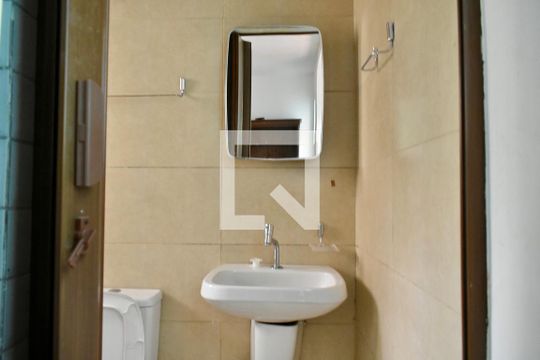 Studio Banheiro de kitnet/studio para alugar com 1 quarto, 21m² em Chácara Inglesa, São Paulo